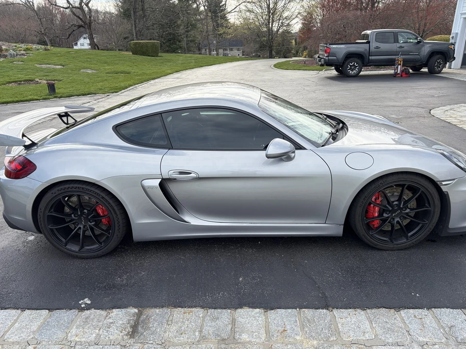 2016 Porsche 981 Cayman GT4 - Image 9 of 31