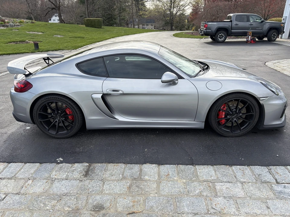 2016 Porsche 981 Cayman GT4 - Image 8 of 31