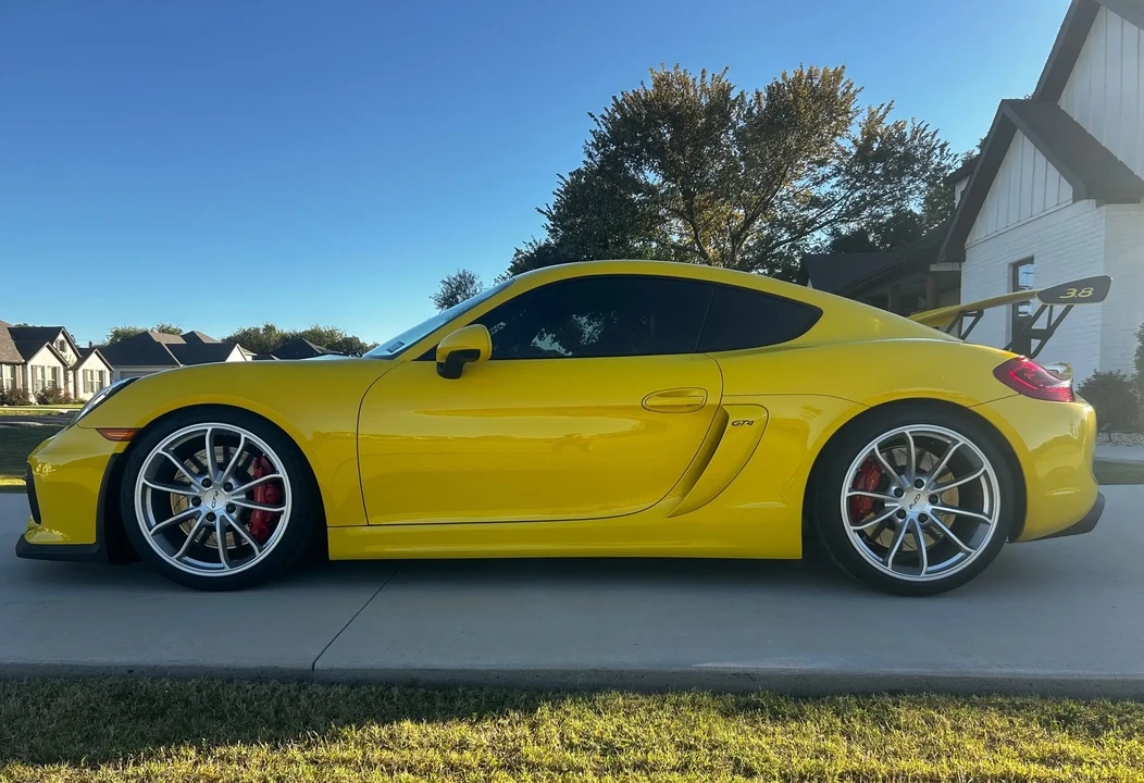 2016 Porsche 981 Cayman GT4 - Image 5 of 6