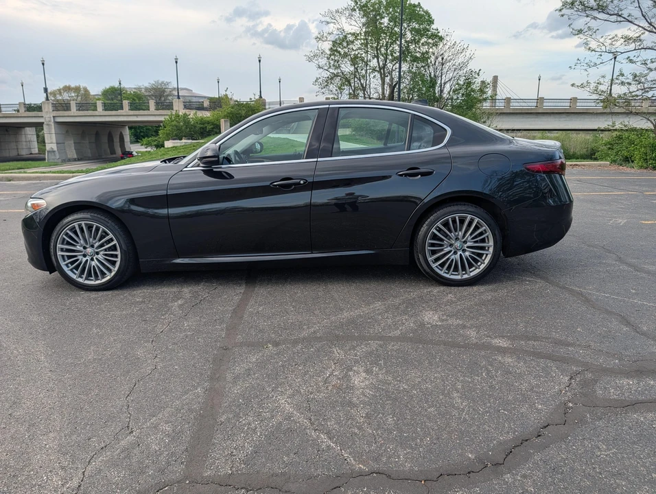 2017 Alfa Romeo Giulia - Image 6 of 31
