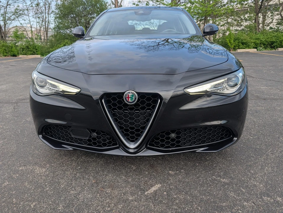 2017 Alfa Romeo Giulia - Image 21 of 31