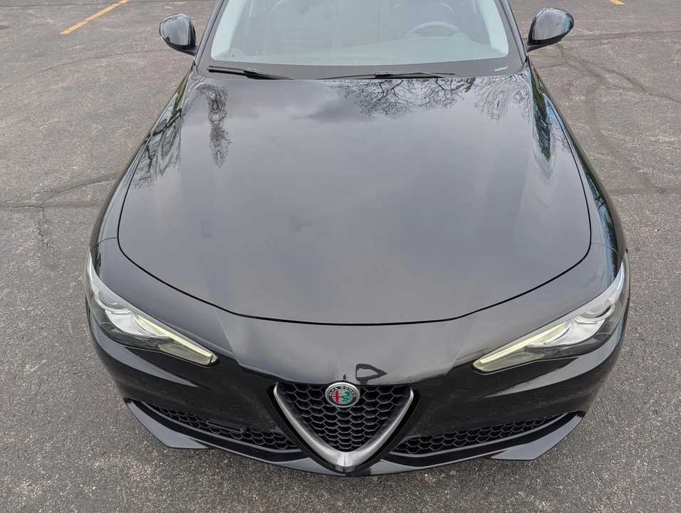 2017 Alfa Romeo Giulia - Image 26 of 31