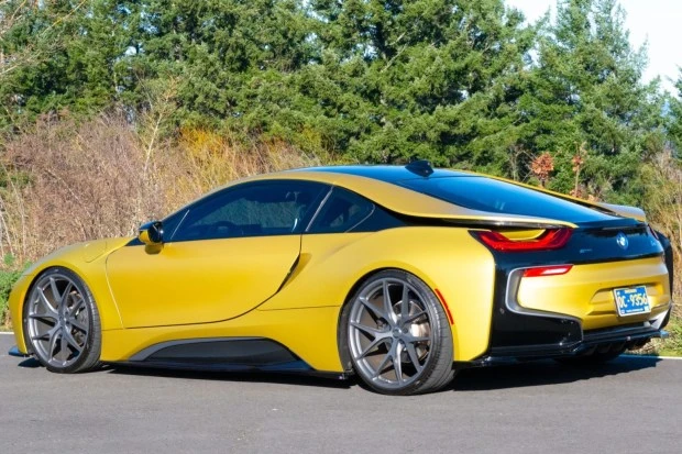 2017 BMW i8 - Image 2 of 8
