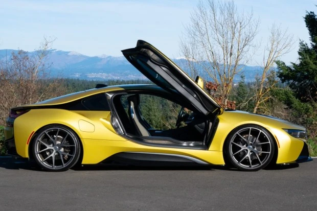 2017 BMW i8 - Image 3 of 8