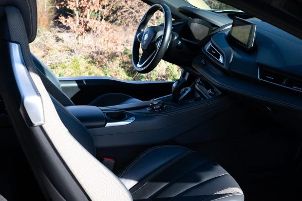 2017 BMW i8 - Image 4 of 8