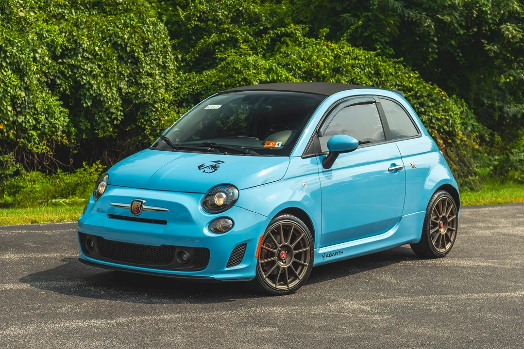 2017 Fiat Abarth 500 - Image 2 of 31