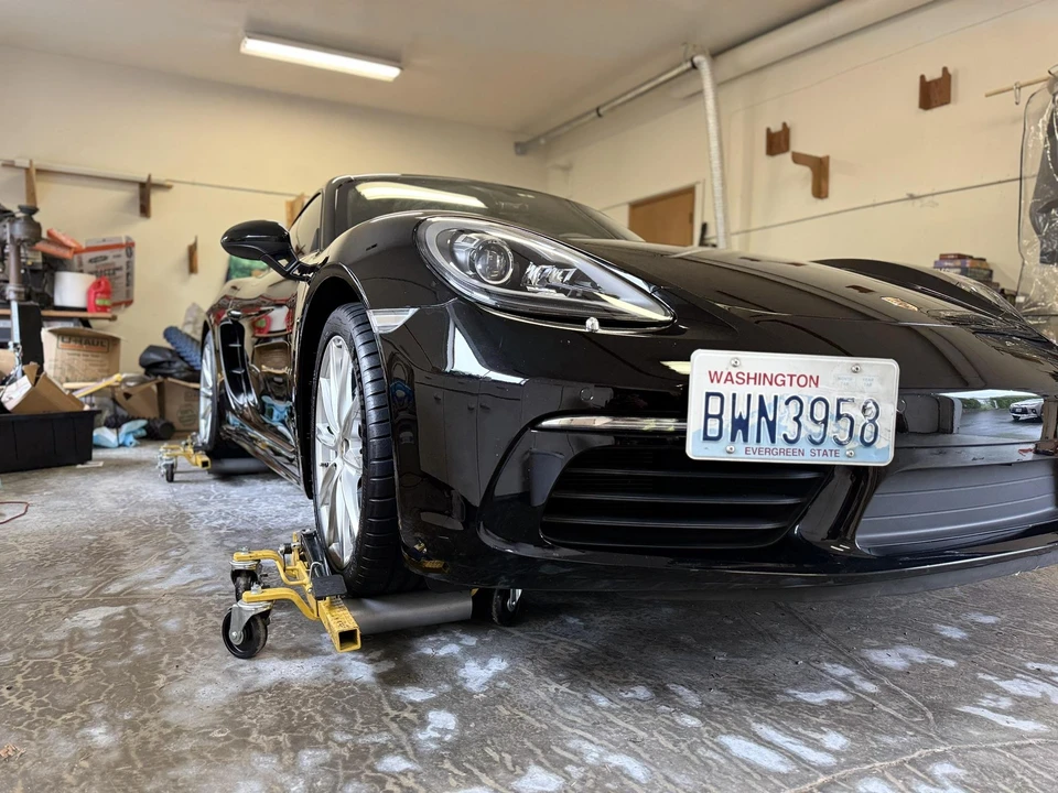 2018 Porsche 718 Cayman - Image 27 of 31