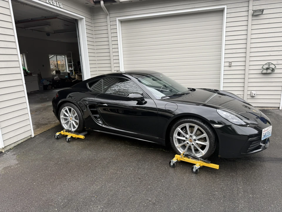 2018 Porsche 718 Cayman - Image 29 of 31