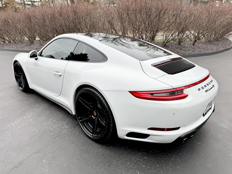 2018 Porsche 991 Carrera 4S - Image 11 of 31