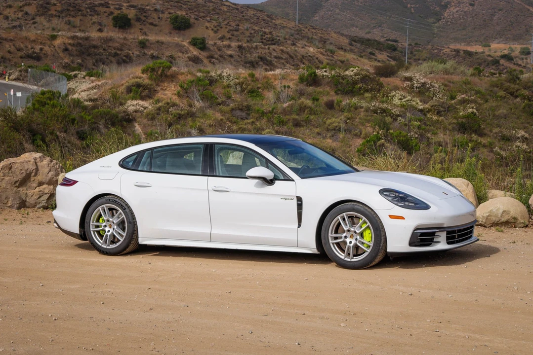 2018 Porsche 971 Panamera - Image 7 of 31