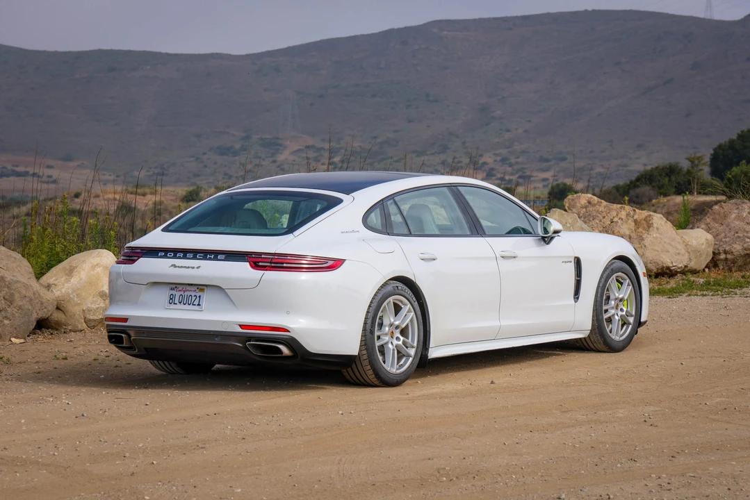 2018 Porsche 971 Panamera - Image 10 of 31