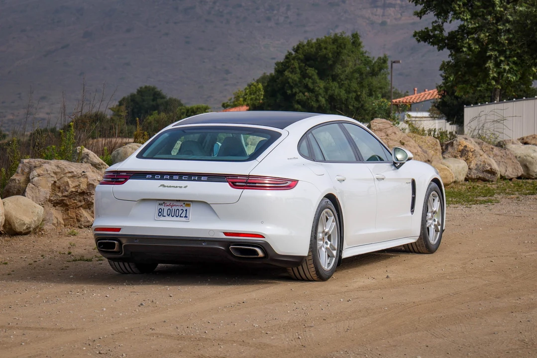 2018 Porsche 971 Panamera - Image 11 of 31