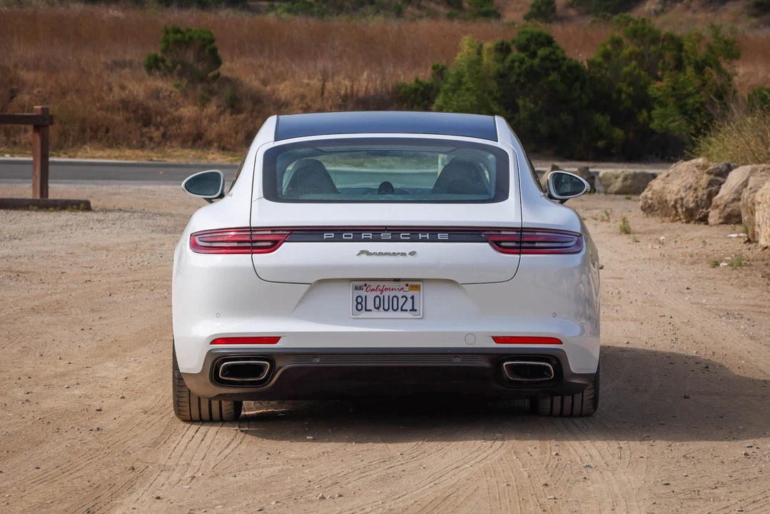 2018 Porsche 971 Panamera - Image 12 of 31