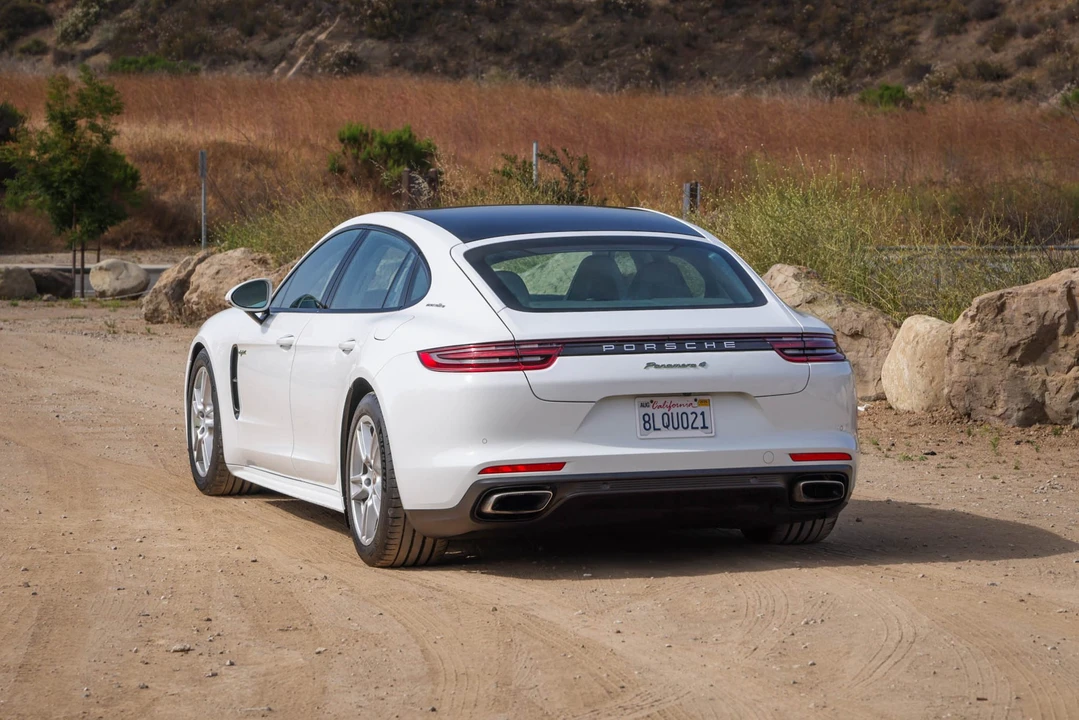 2018 Porsche 971 Panamera - Image 13 of 31