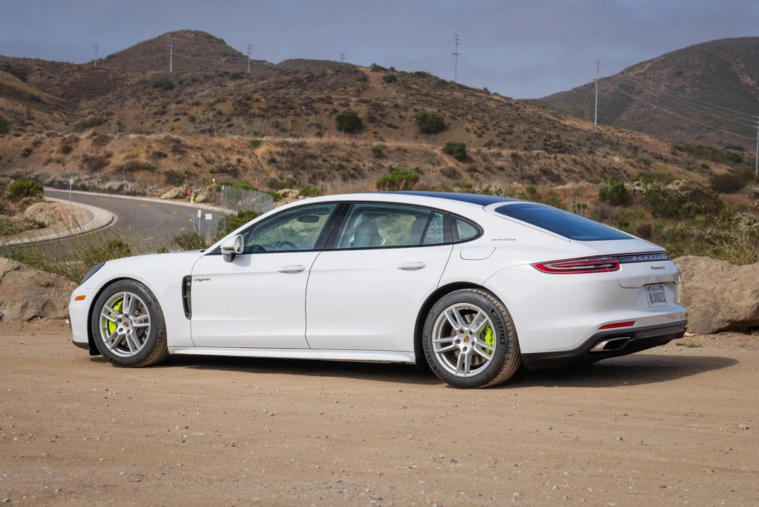 2018 Porsche 971 Panamera - Image 15 of 31