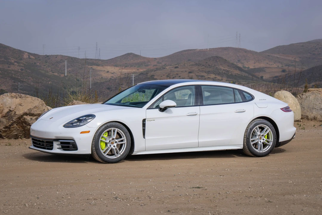 2018 Porsche 971 Panamera - Image 17 of 31