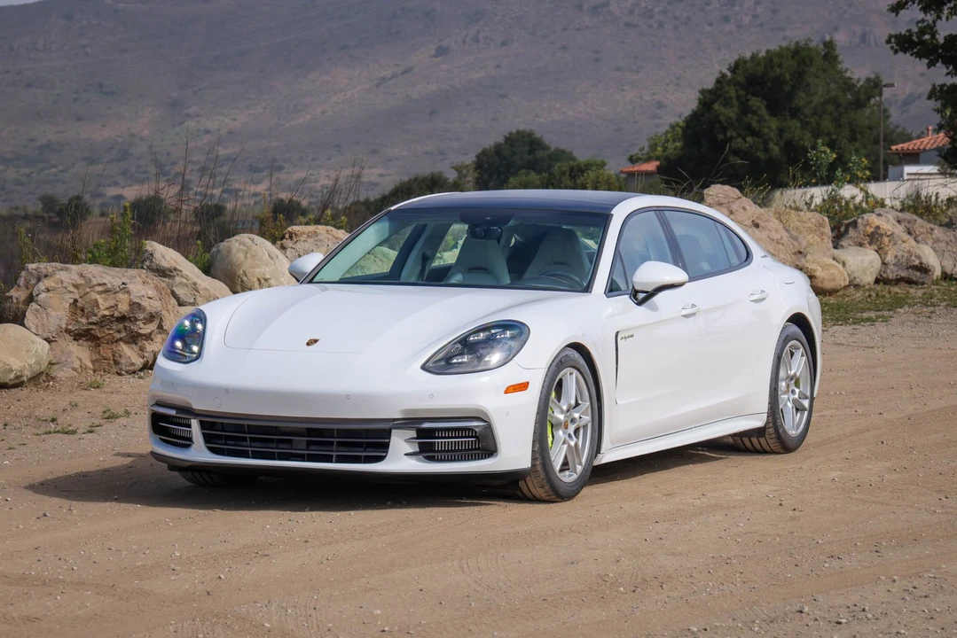 2018 Porsche 971 Panamera - Image 3 of 31