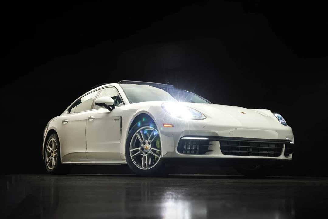 2018 Porsche 971 Panamera - Image 27 of 31