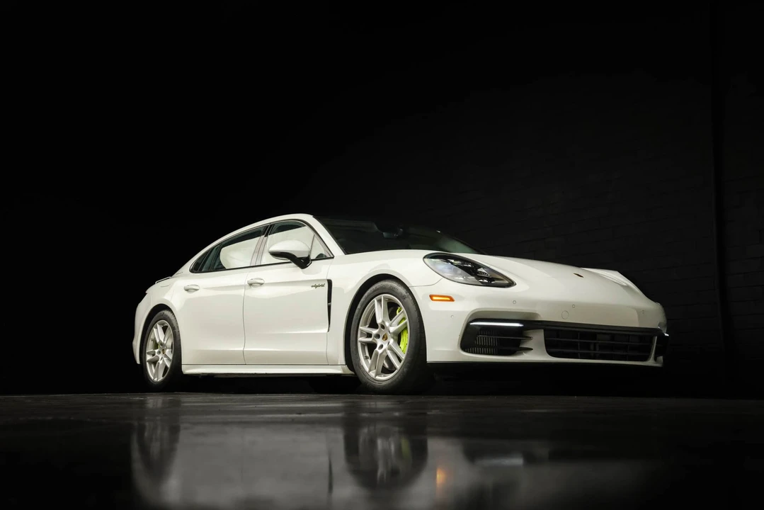 2018 Porsche 971 Panamera - Image 28 of 31