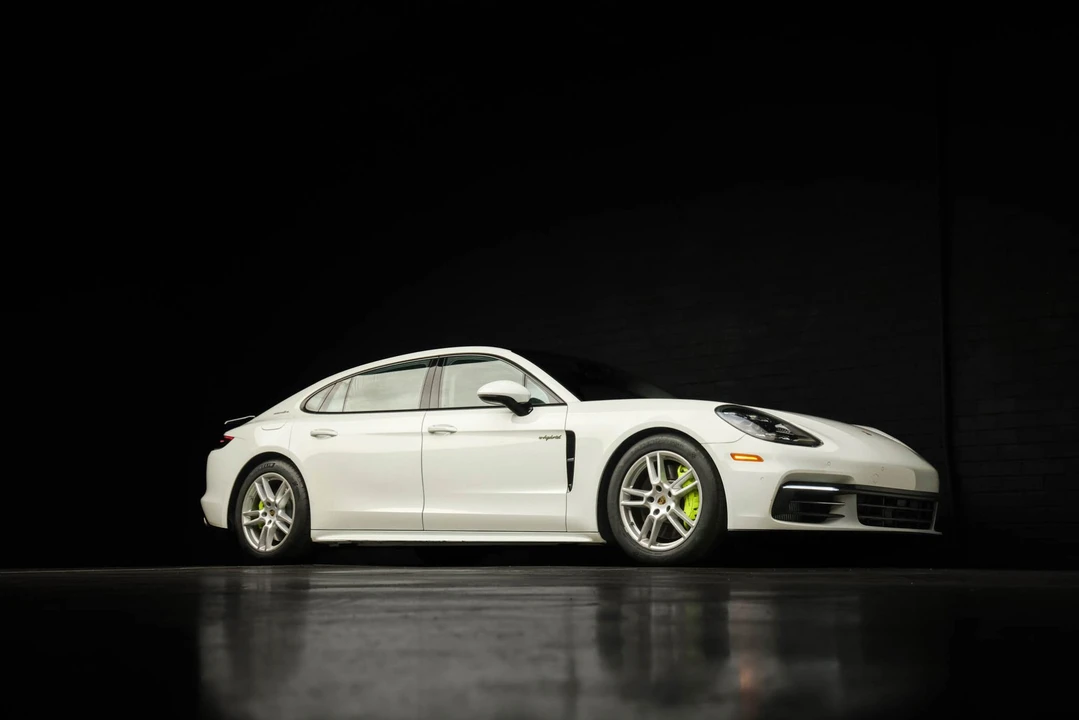 2018 Porsche 971 Panamera - Image 29 of 31