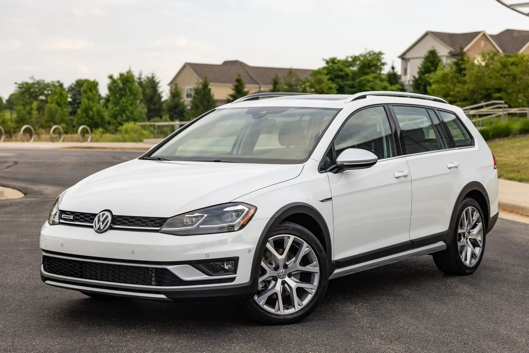 2019 Volkswagen Golf Mk7 - Image 2 of 31