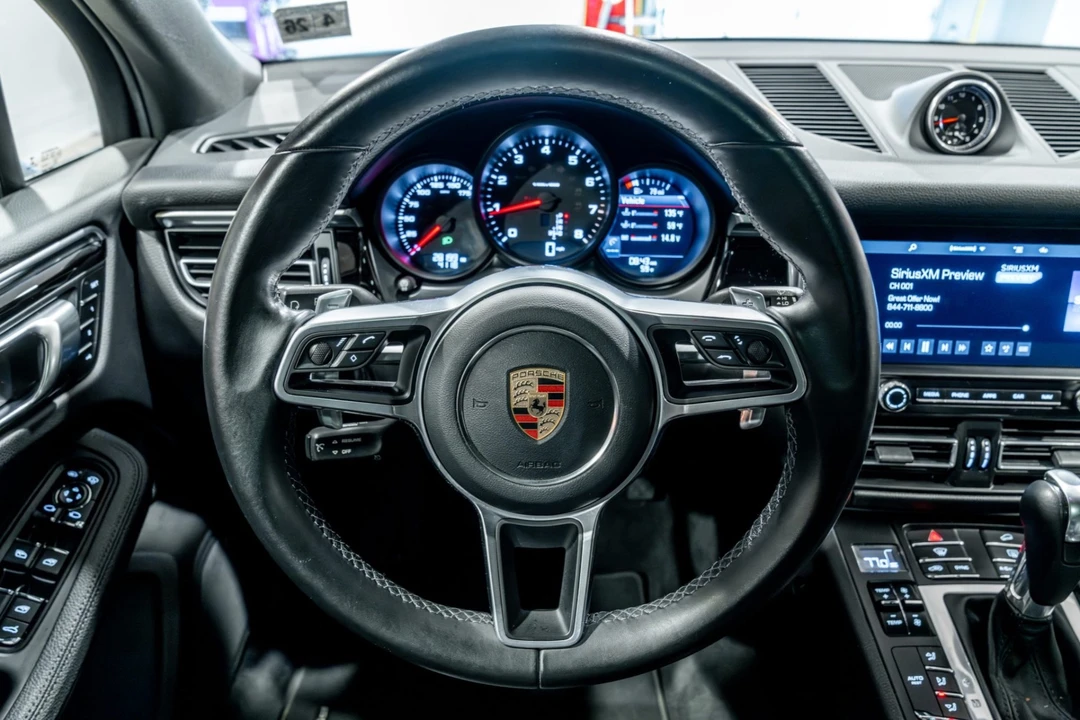 2021 Porsche Macan - Image 5 of 7