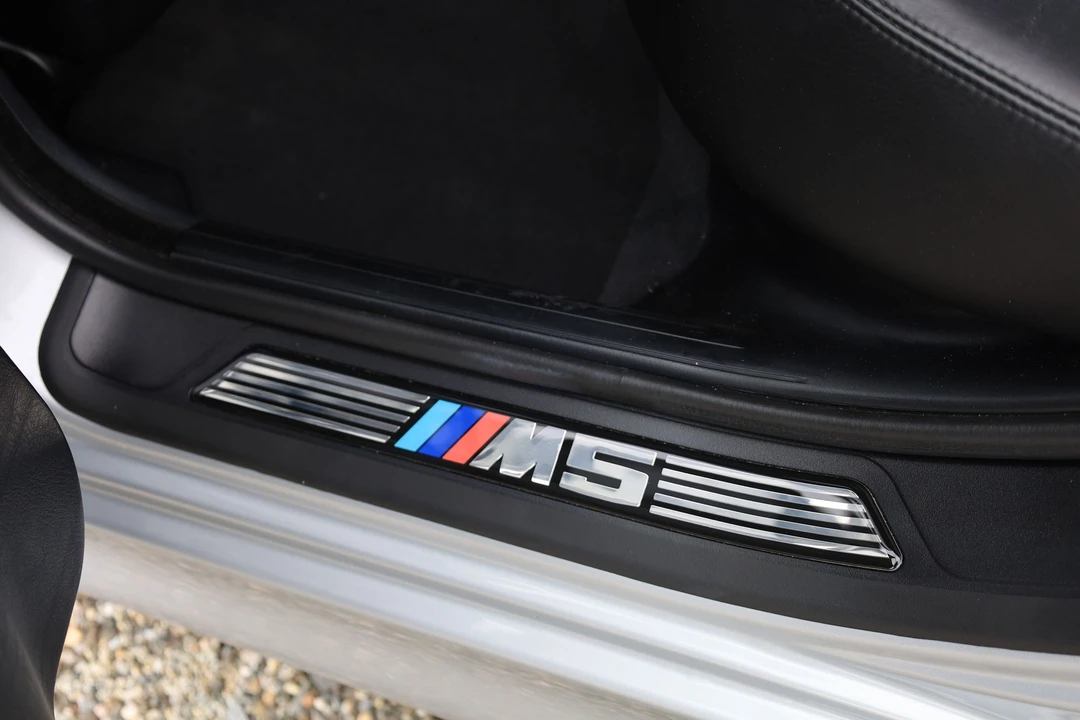 2000 BMW E39 M5 - Image 16 of 31