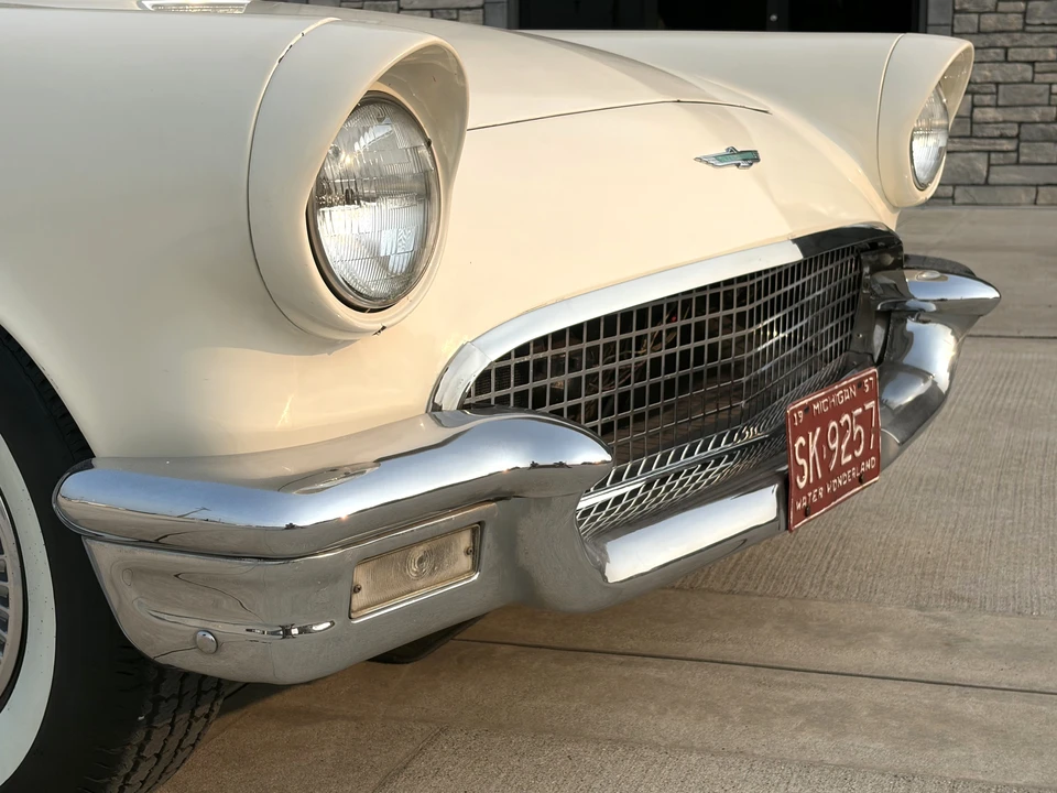 1957 Ford Thunderbird 1st Gen - Image 27 of 31
