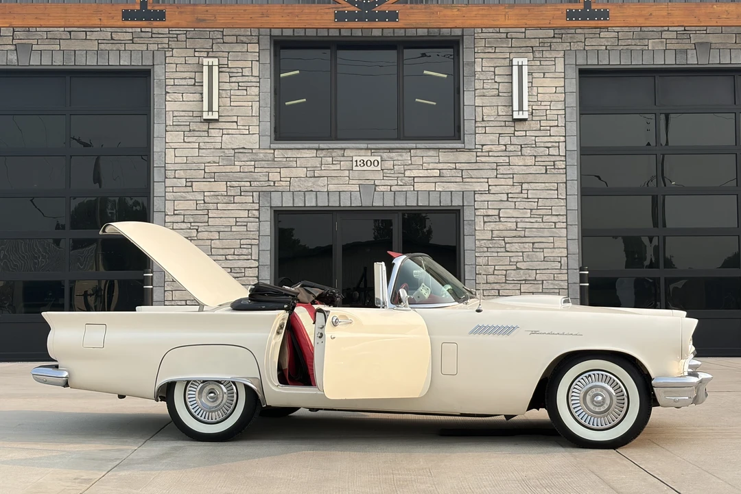 1957 Ford Thunderbird 1st Gen - Image 17 of 31