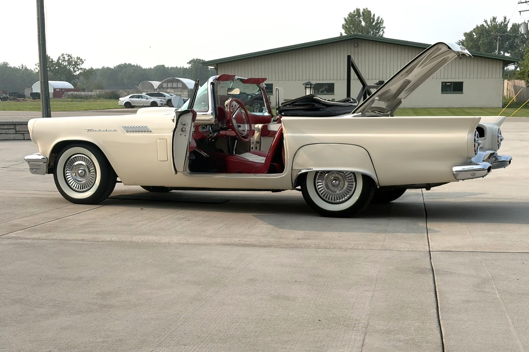 1957 Ford Thunderbird 1st Gen - Image 10 of 31