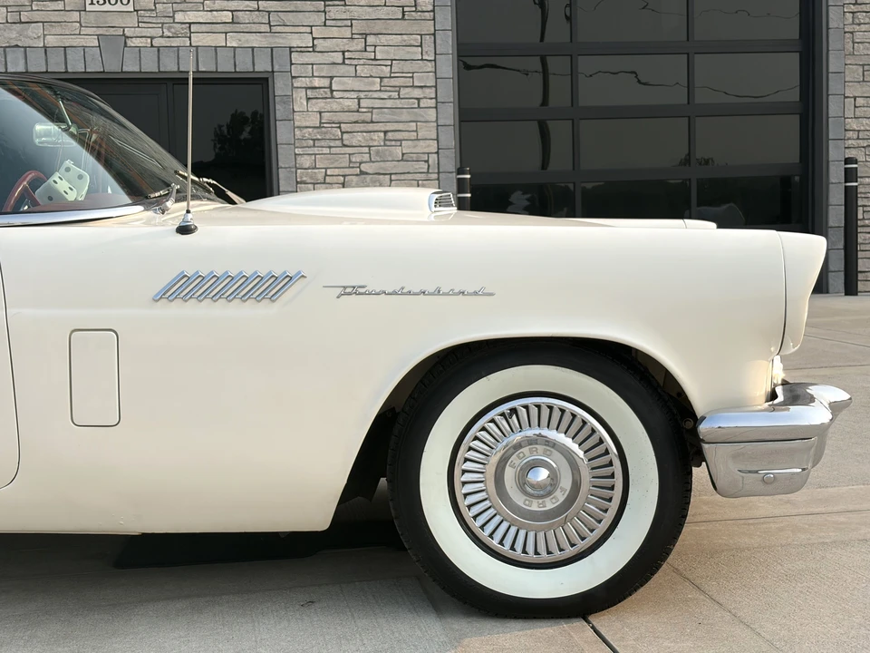 1957 Ford Thunderbird 1st Gen - Image 25 of 31