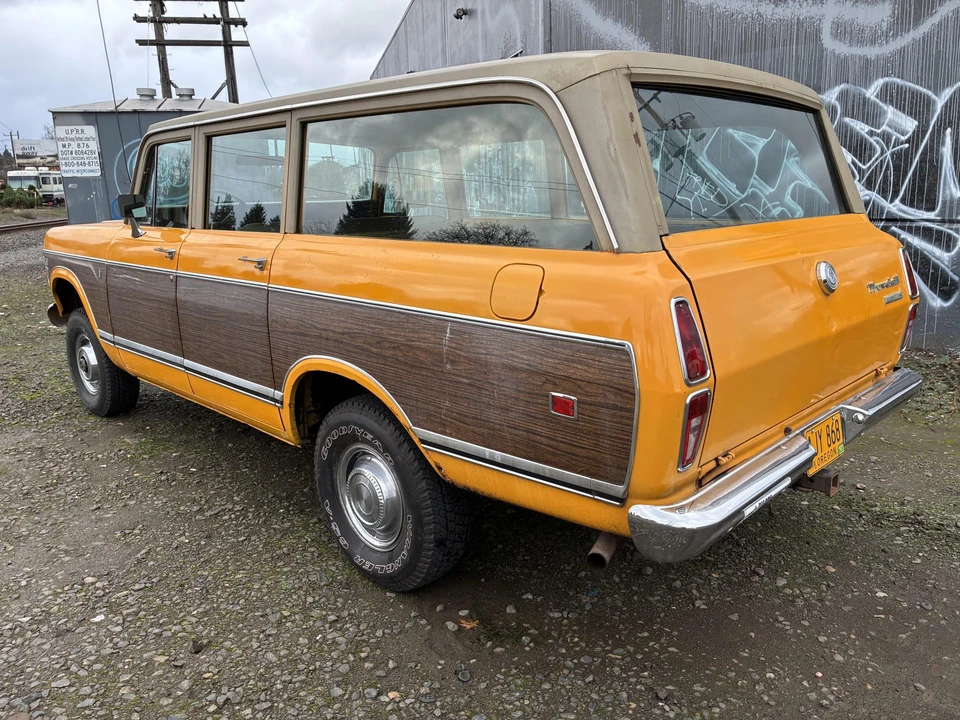 1974 International Harvester Travelall - Image 30 of 31