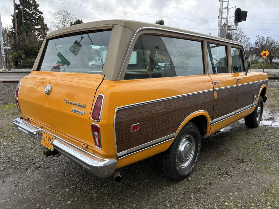 1974 International Harvester Travelall - Image 24 of 31