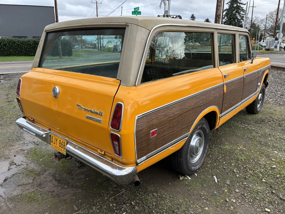 1974 International Harvester Travelall - Image 25 of 31