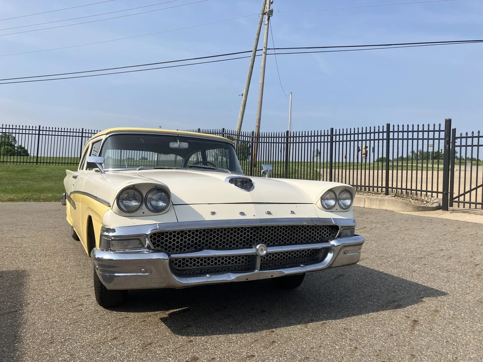 1958 Ford Customline - Image 8 of 31