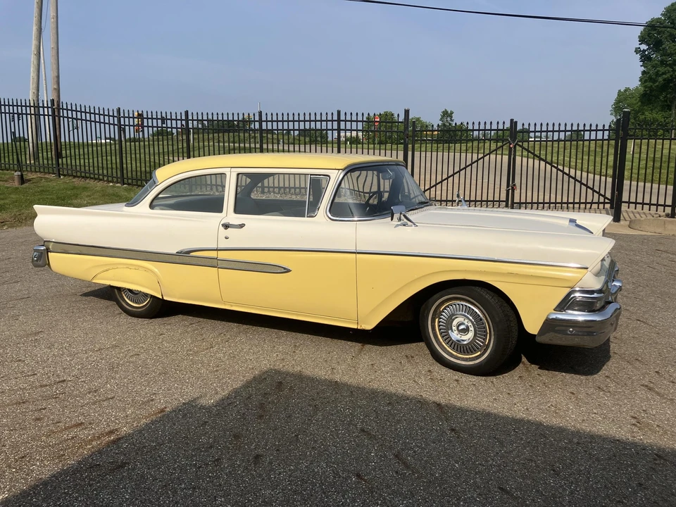 1958 Ford Customline - Image 10 of 31
