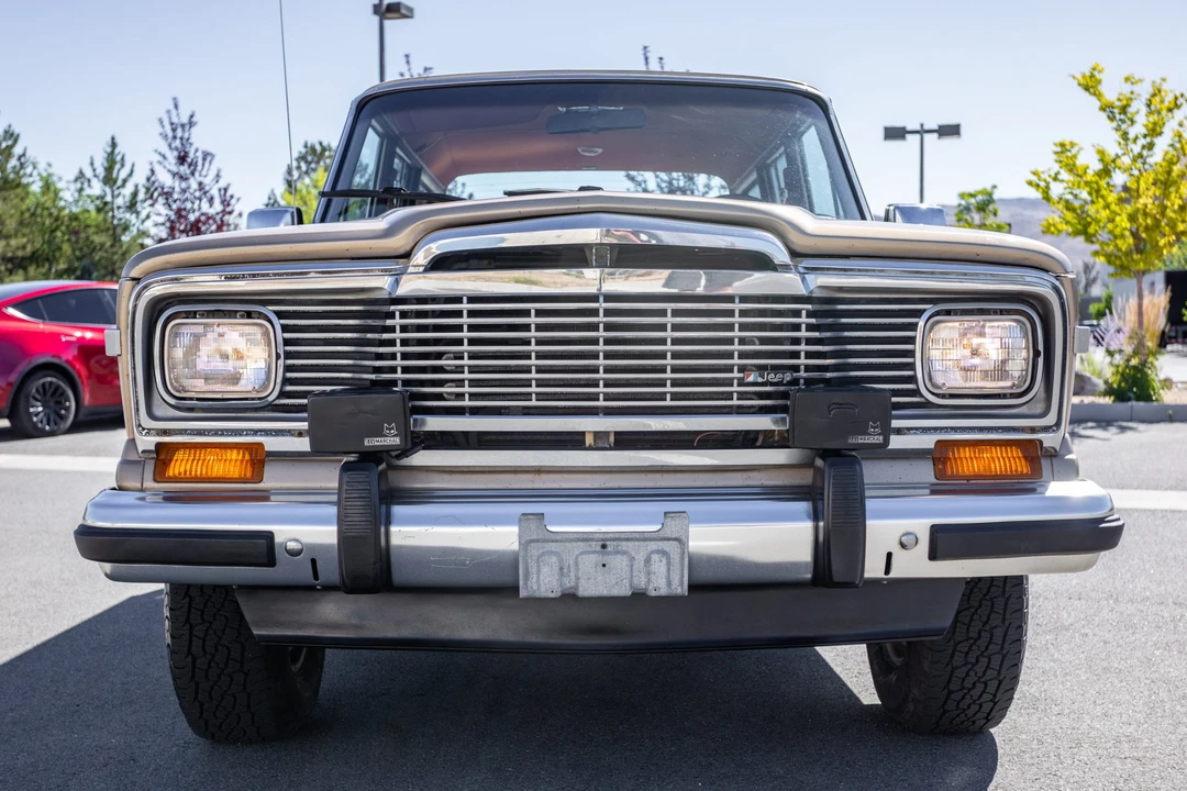1984 Jeep SJ Grand Wagoneer - Image 4 of 31