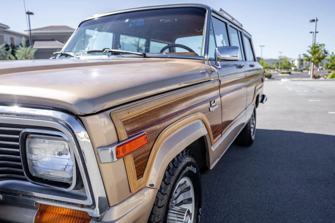 1984 Jeep SJ Grand Wagoneer - Image 16 of 31