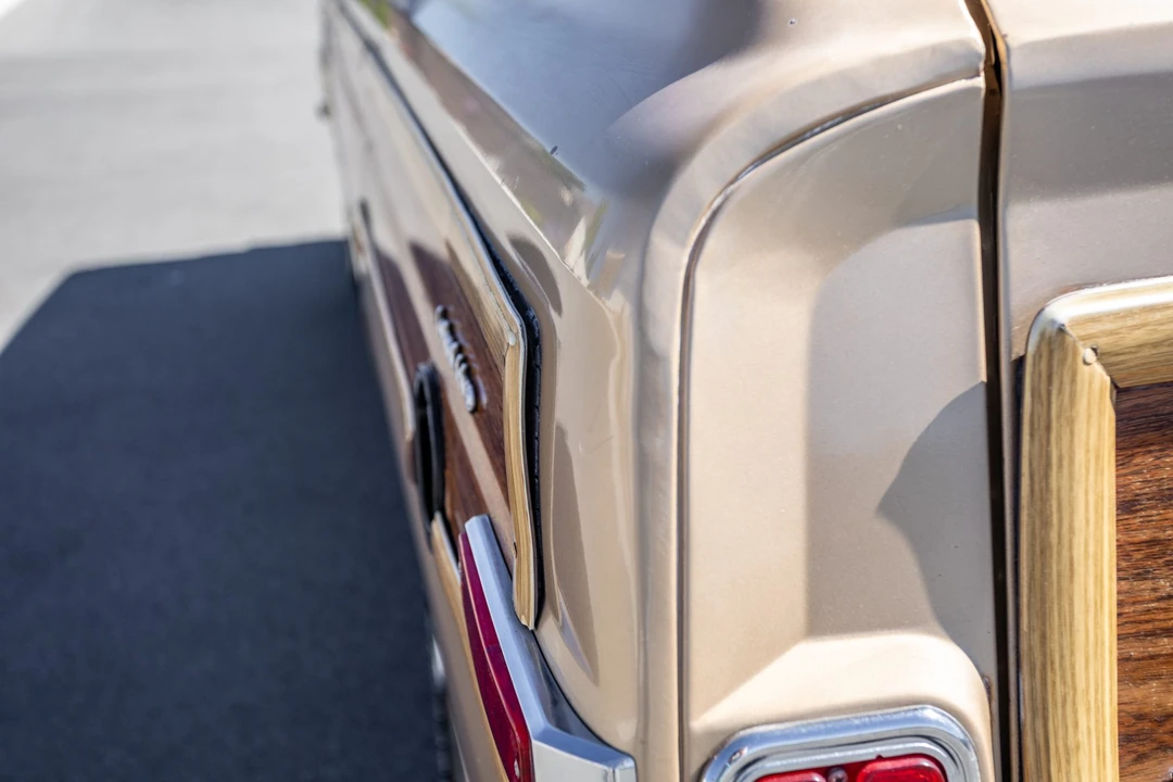 1984 Jeep SJ Grand Wagoneer - Image 27 of 31