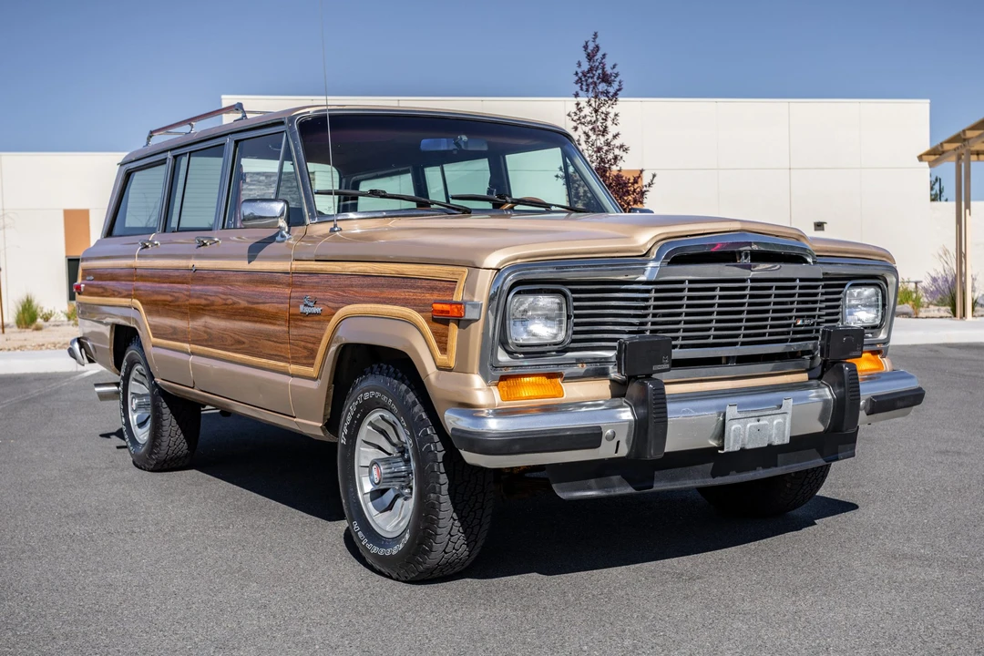 1984 Jeep SJ Grand Wagoneer - Image 5 of 31