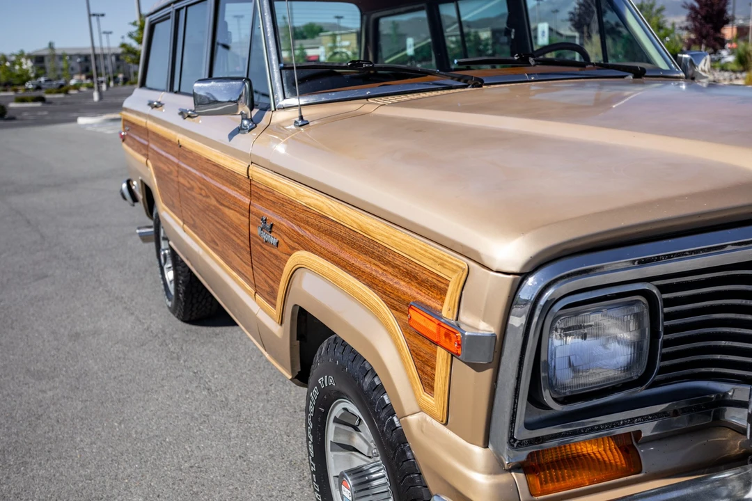1984 Jeep SJ Grand Wagoneer - Image 17 of 31