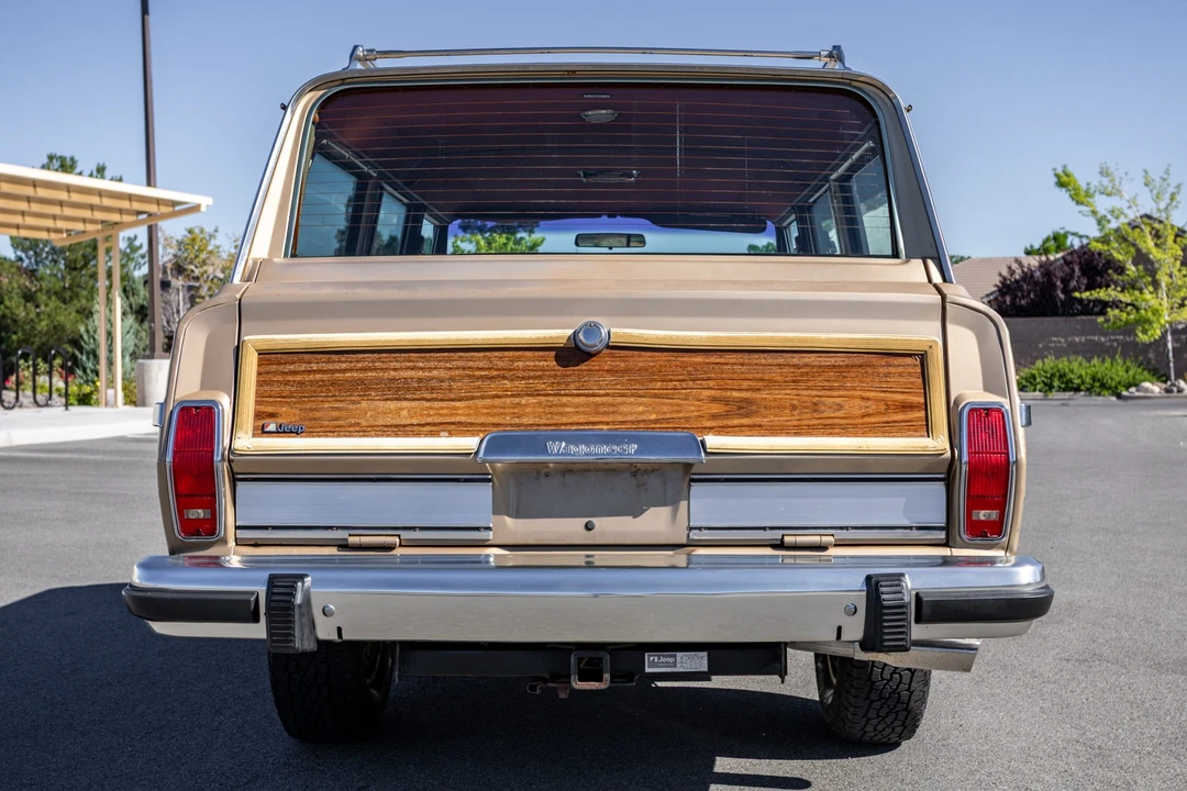 1984 Jeep SJ Grand Wagoneer - Image 8 of 31