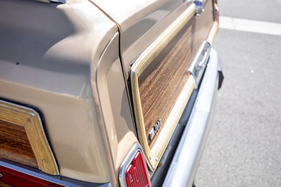 1984 Jeep SJ Grand Wagoneer - Image 28 of 31