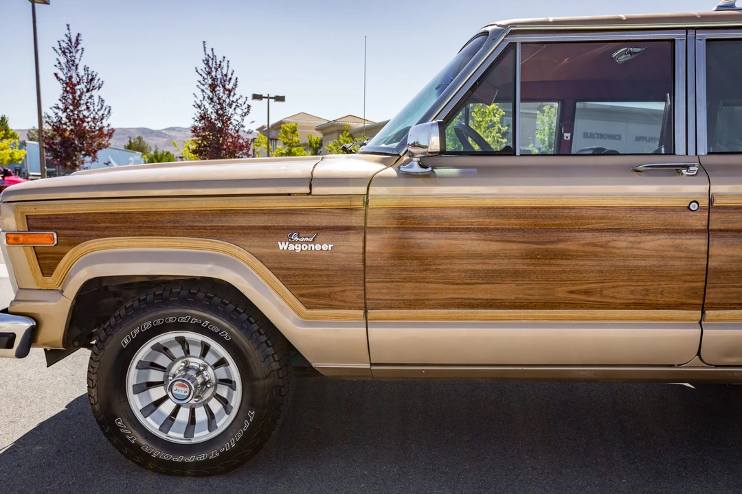 1984 Jeep SJ Grand Wagoneer - Image 20 of 31