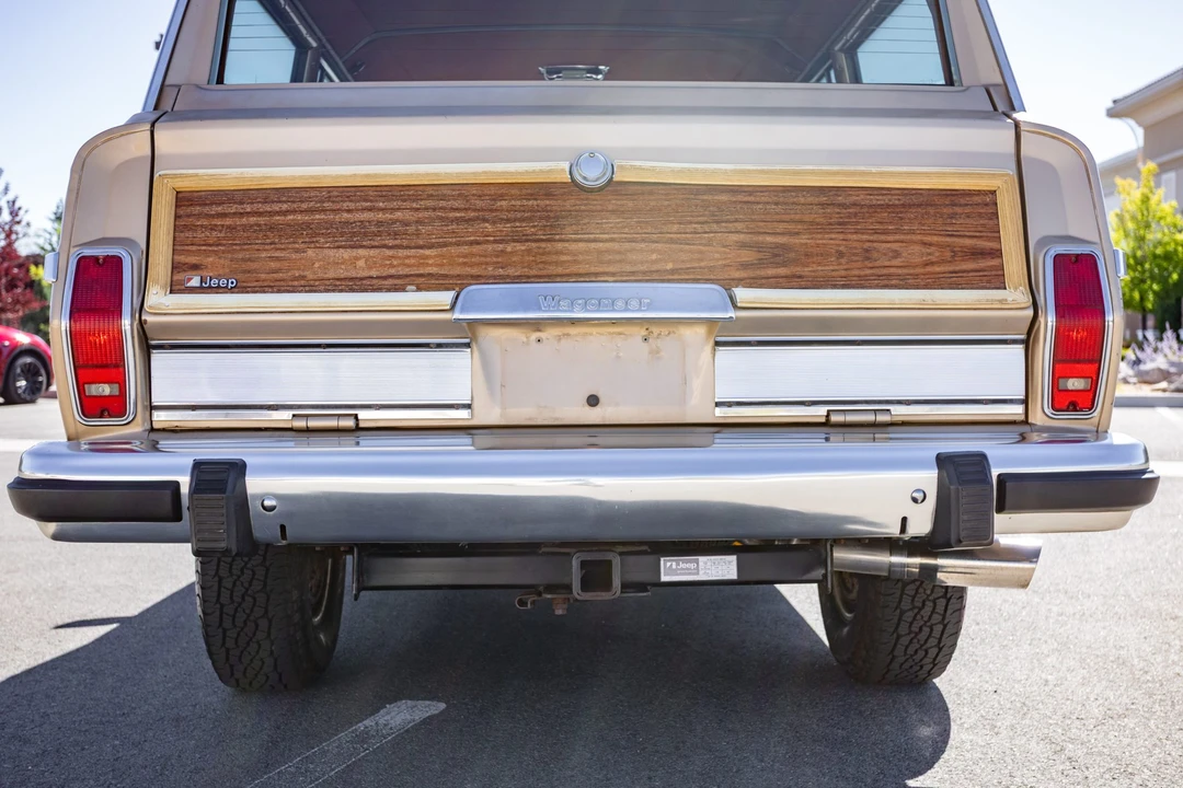 1984 Jeep SJ Grand Wagoneer - Image 13 of 31