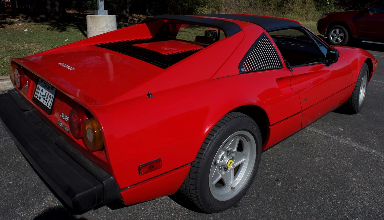 1985 Ferrari 308 GTS QV - Image 4 of 31