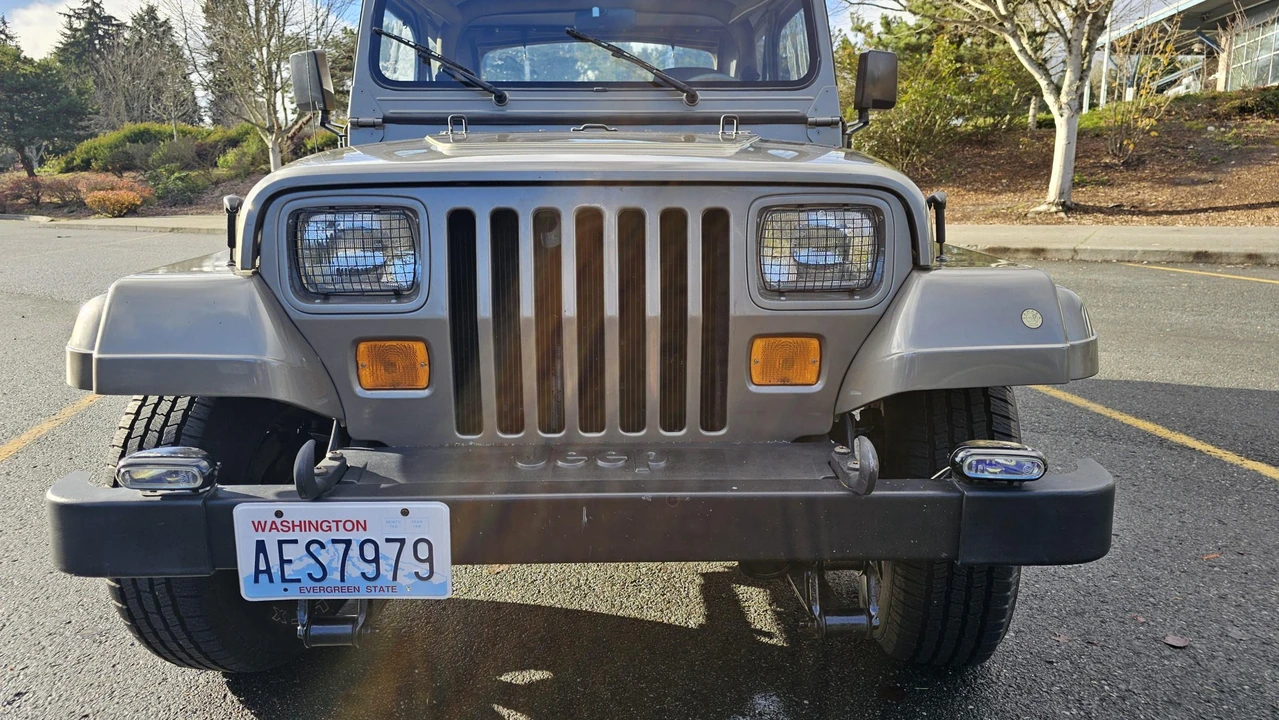 1989 Jeep YJ Wrangler - Image 13 of 31