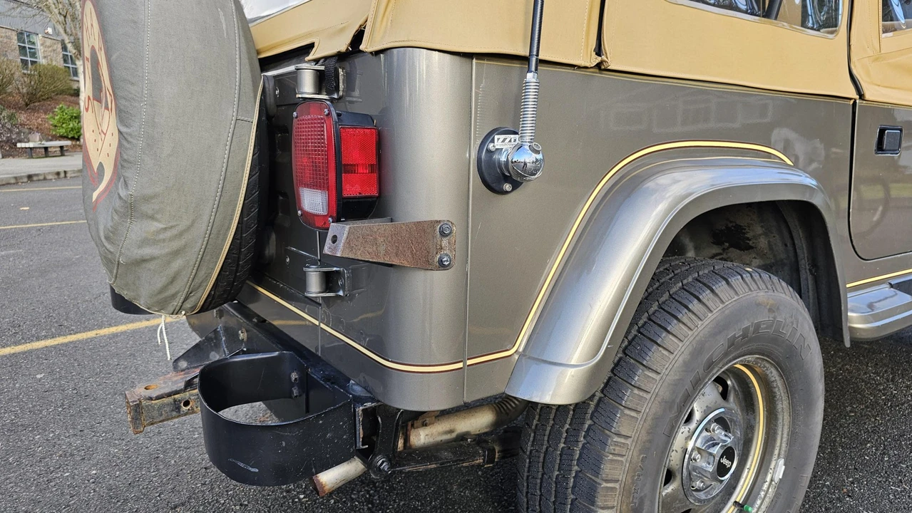 1989 Jeep YJ Wrangler - Image 16 of 31