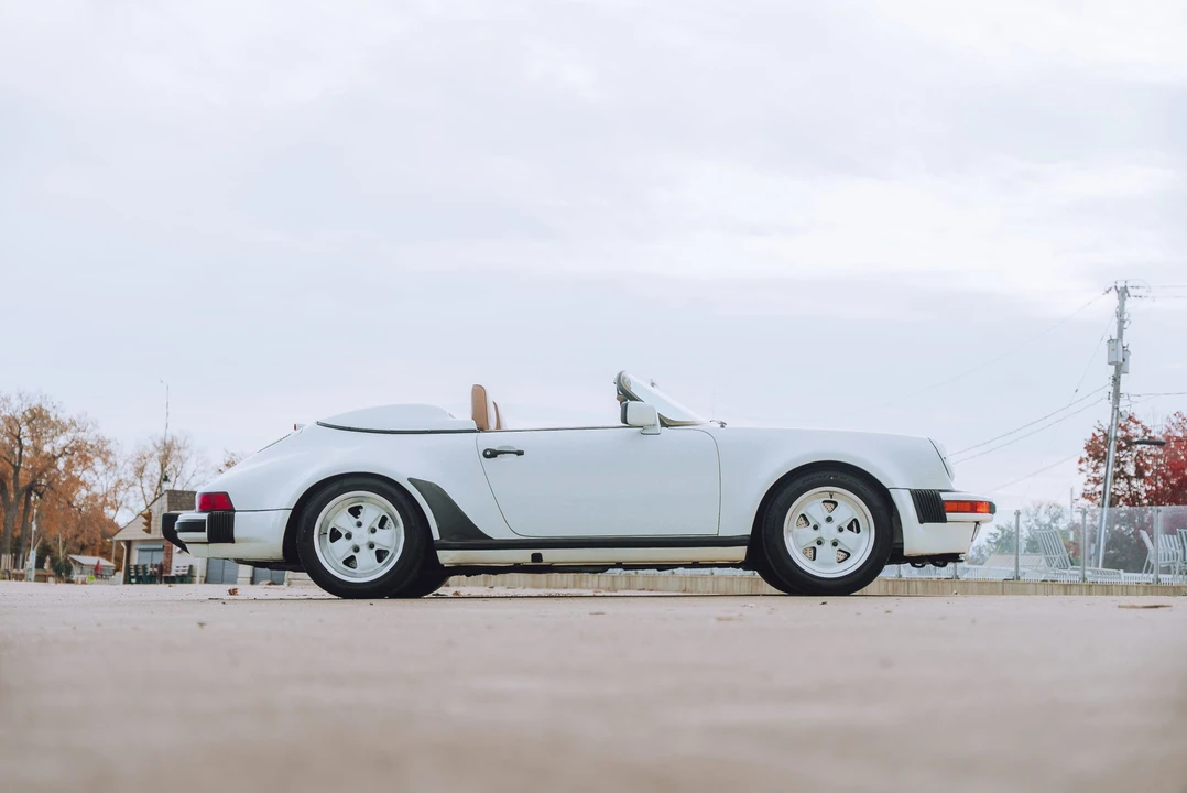 1989 Porsche 911 Carrera 3.2 - Image 10 of 31