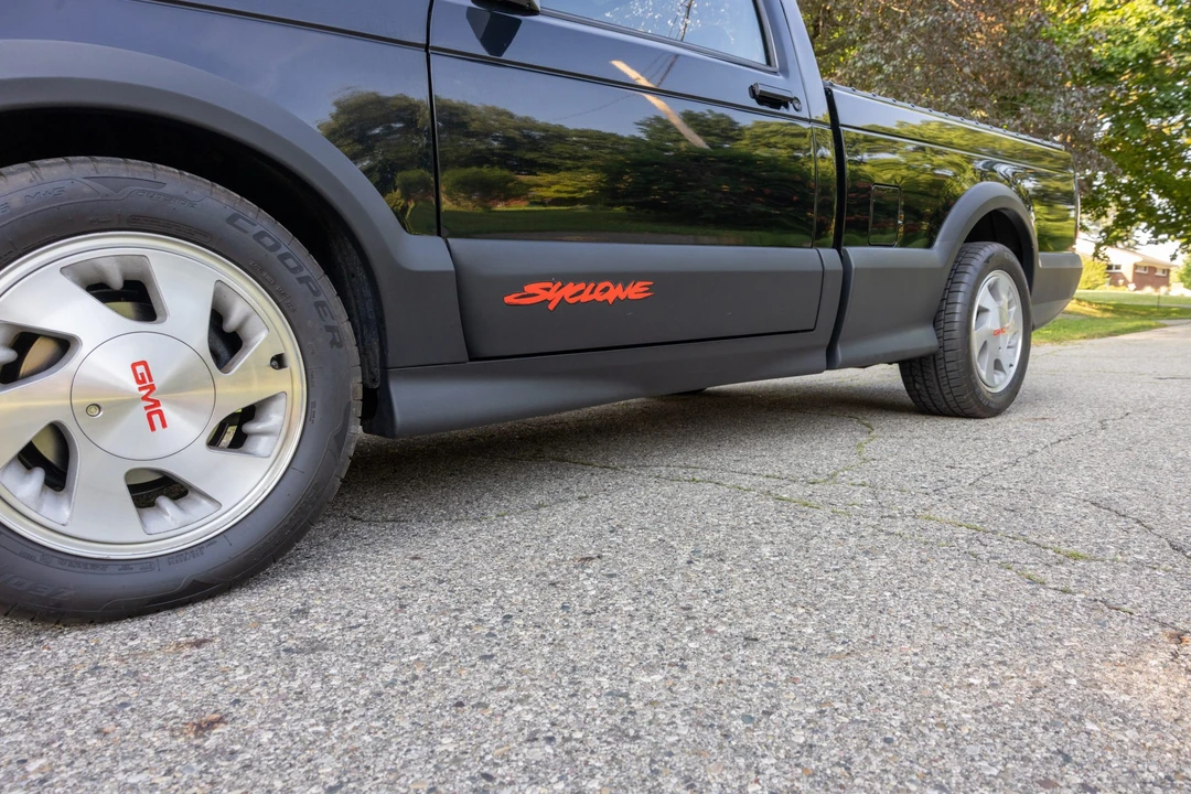 1991 GMC Syclone - Image 10 of 31